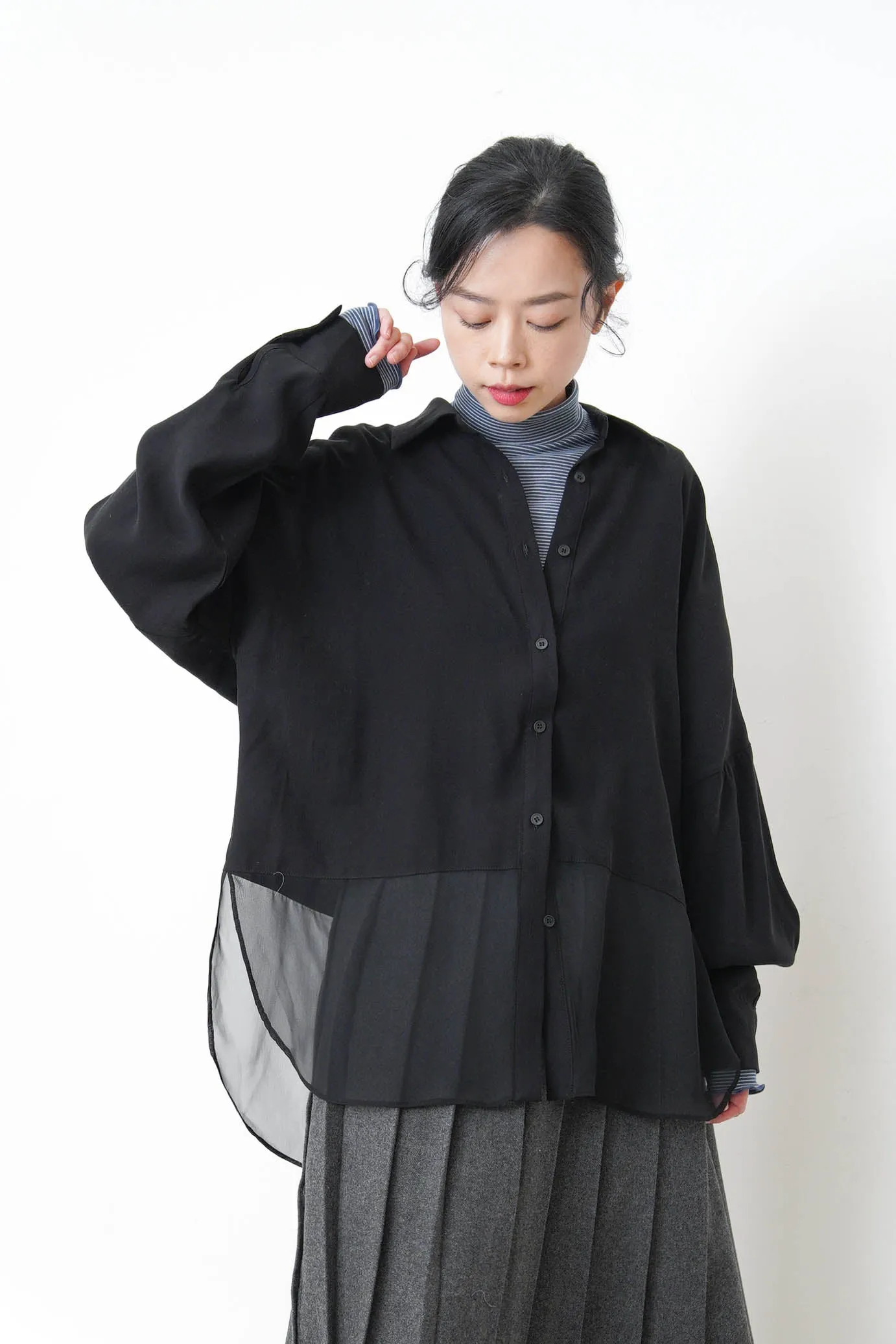 Beige chiffon shirt w/ sheer long hem