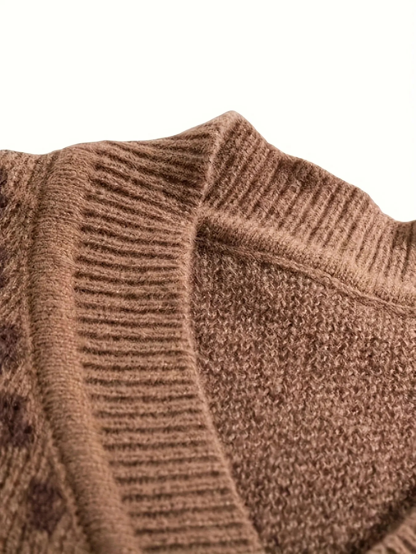 DARNEL | Retro V-Neck Mens Cardigan