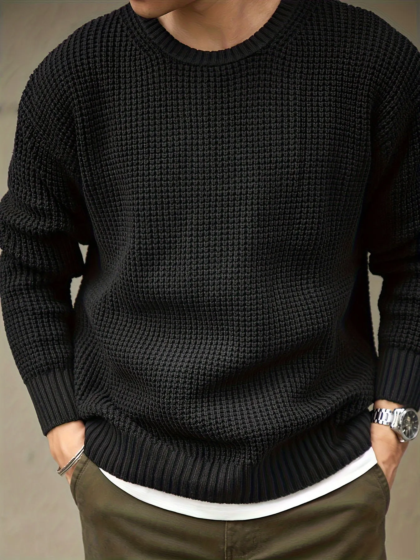 GILVAN | Solid Knitted Mens Pullover Sweater with Round Neck