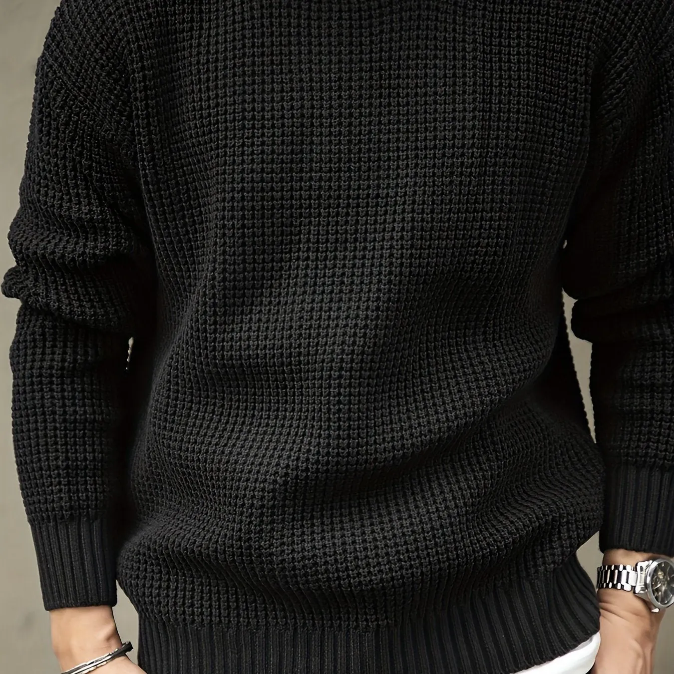 GILVAN | Solid Knitted Mens Pullover Sweater with Round Neck