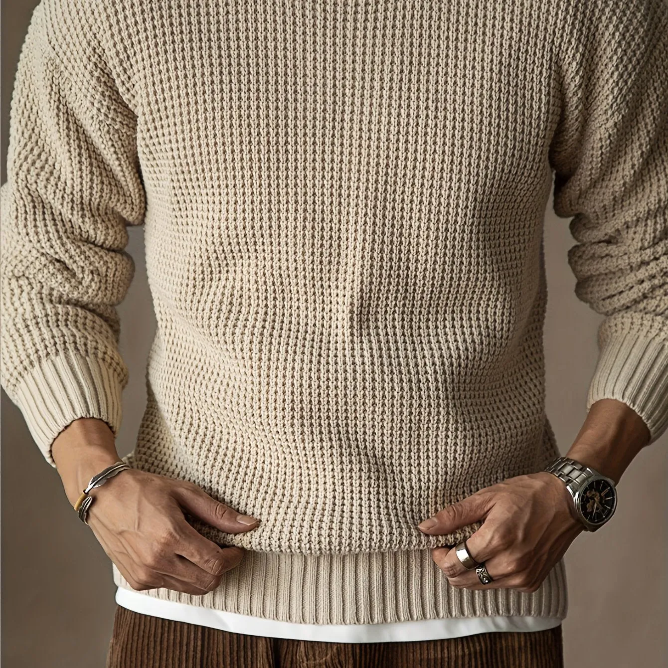 GILVAN | Solid Knitted Mens Pullover Sweater with Round Neck